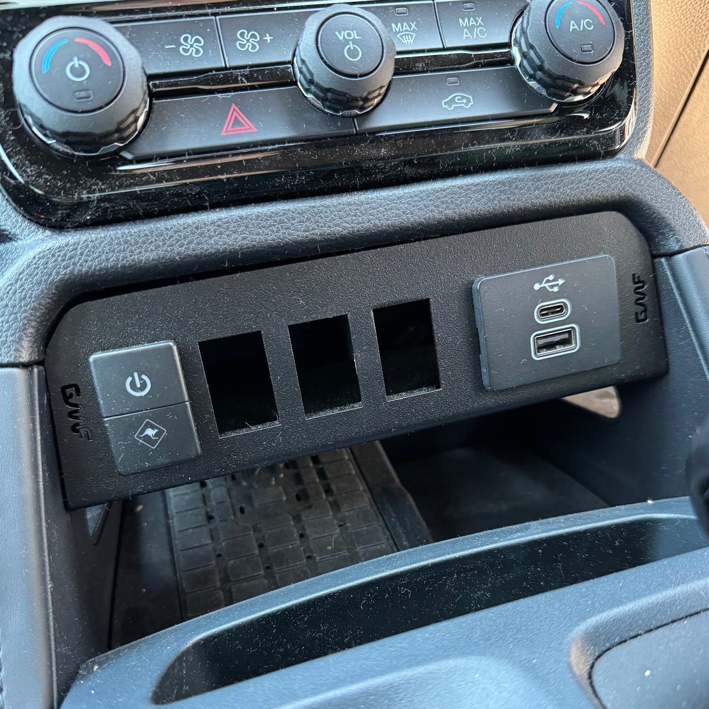 Next Gen Ford Ranger Wildtrak, Platinum, Limited, Raptor & Everest Switch Panel to suit 12" Screen SW-1012