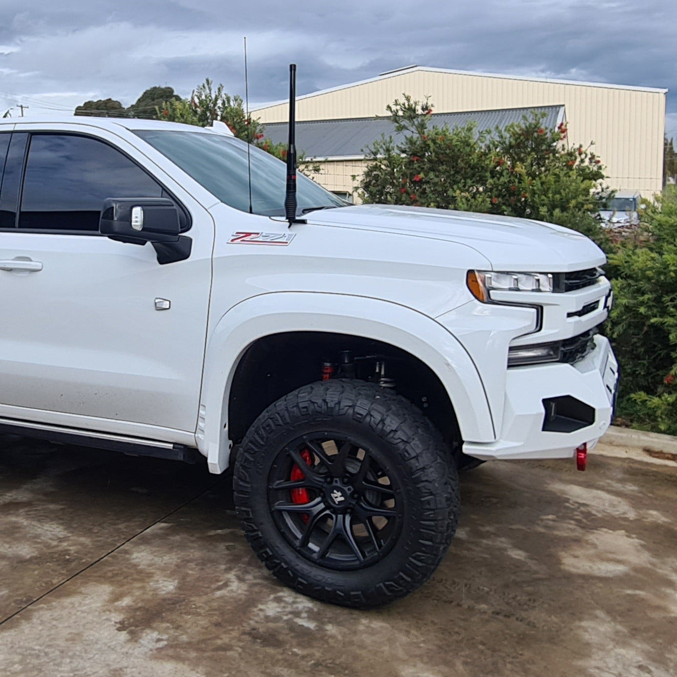 Chevrolet Silverado 1500 2019+ Fender Aerial UHF Antenna Bracket  FB-020