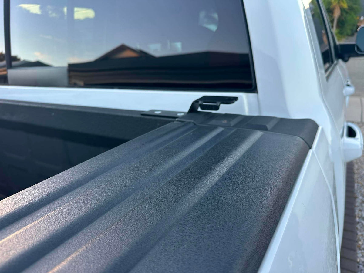 Dodge RAM 2500 DT 2019+ (Fifth Gen & Sixth Gen) with RAM BOX UHF Tub Bracket  208-TB