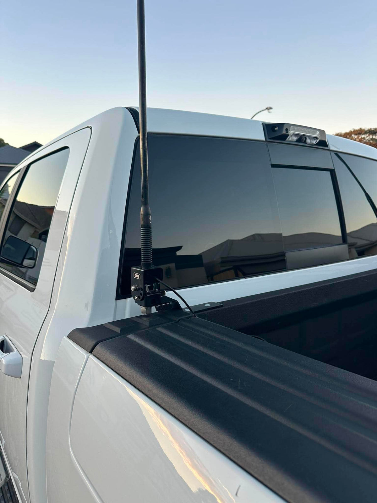 Dodge RAM 2500 DT 2019+ (Fifth Gen & Sixth Gen) with RAM BOX UHF Tub Bracket  208-TB