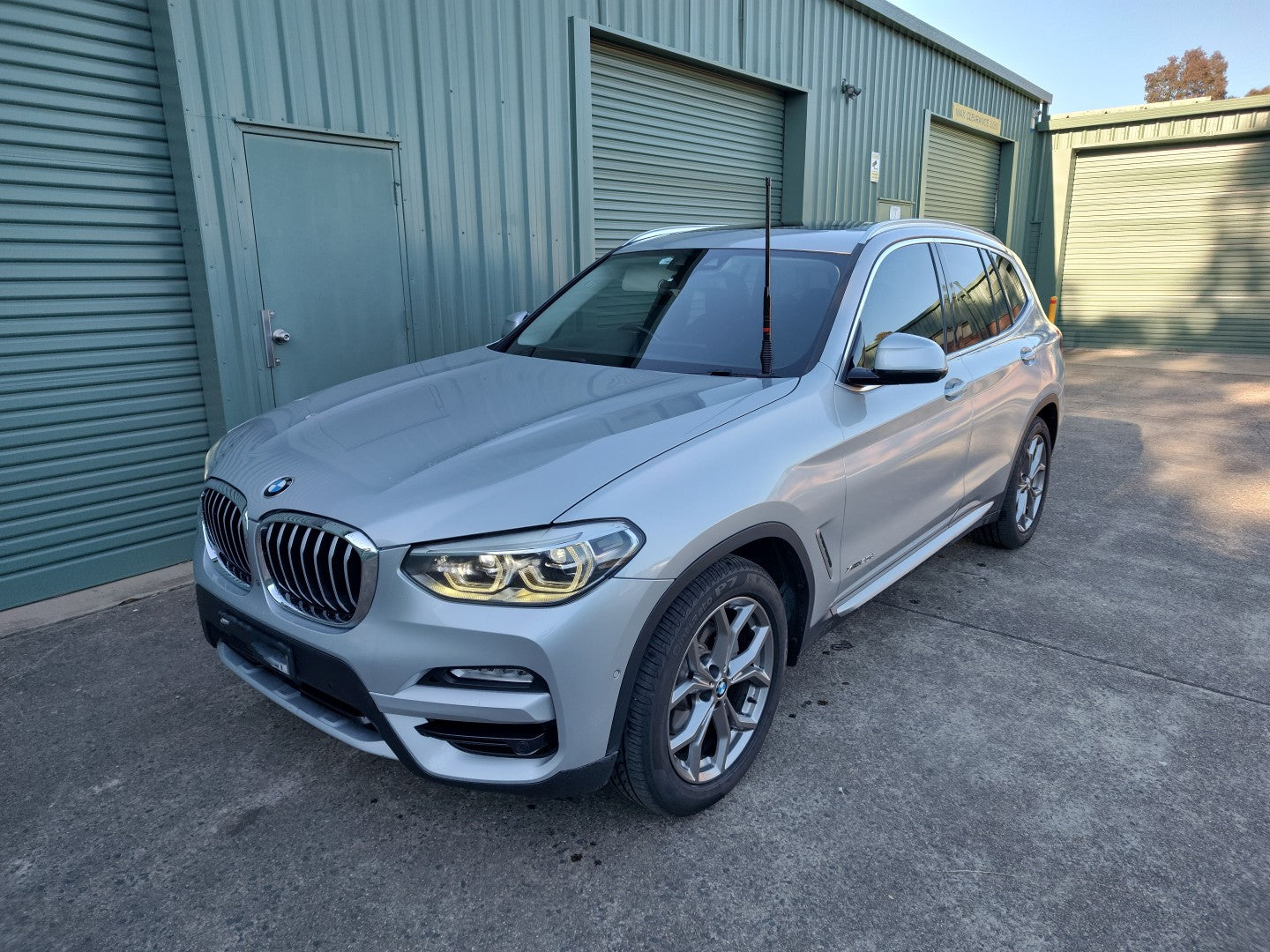BMW X3 (G01) 2017 Bonnet Aerial UHF Antenna Bracket BB-161P