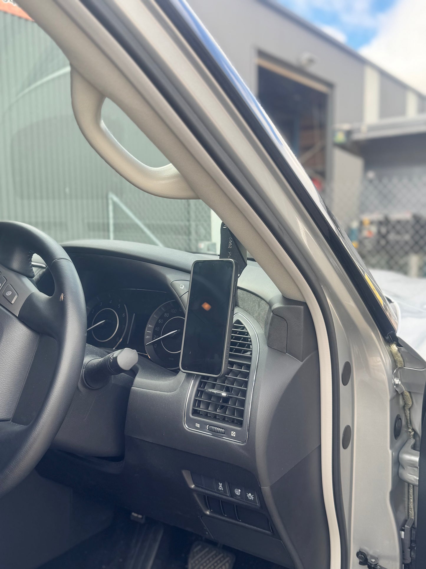 Nissan Patrol Y62 Series 5 2020-2025 Phone Holder 4002-PH-S